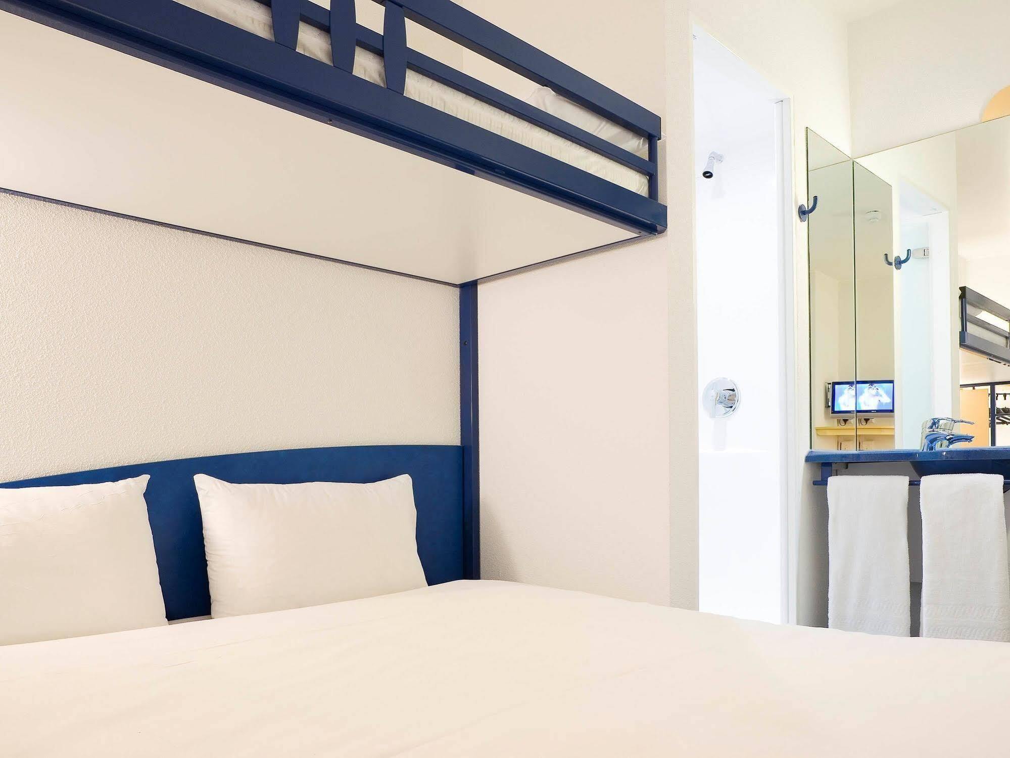 Ibis Budget Bezons Esterno foto